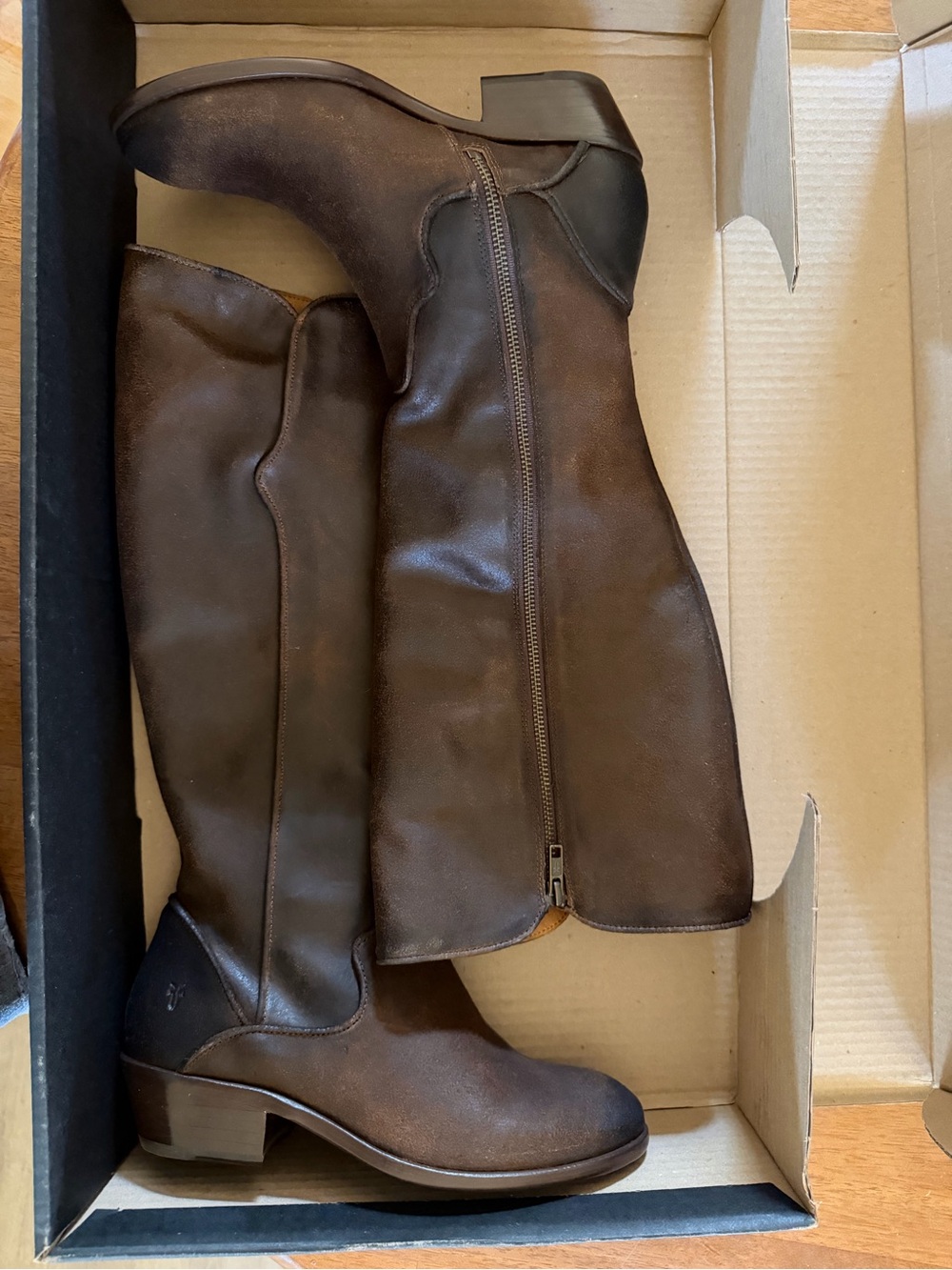 BRAND NEW Frye Carson Piping Tall Boots